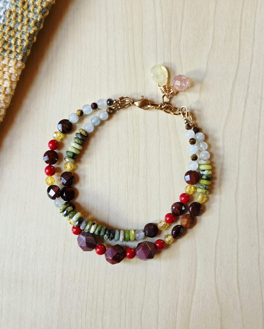 Mookaite & Serpentine Gemstone Bracelet | Harvest Apple - Image 2