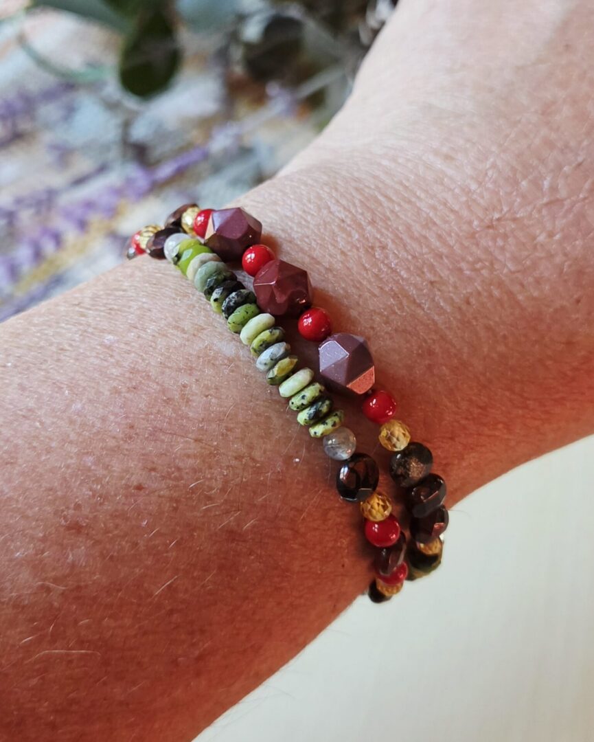 Mookaite & Serpentine Gemstone Bracelet | Harvest Apple - Image 3